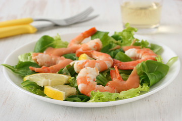 salad with shrimps