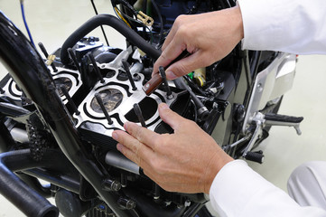 バイクのエンジン整備