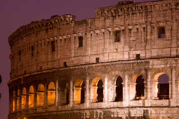 Colosseo di Notte