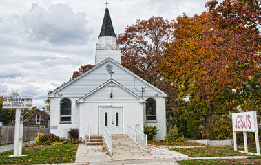 Fototapeta na wymiar Little White Church