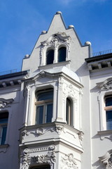 Weißes Wohnhaus mit Erker in Nauen