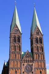 Fototapeta na wymiar Der Dom in der Altstadt von Bremen