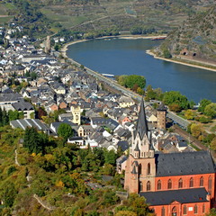 Fototapeta na wymiar Oberwesel w górnym Renie niedaleko Bingen