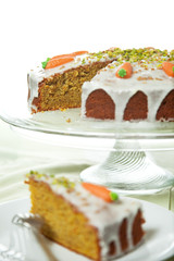 Karottenkuchen mit Orangenzuckerglasur
