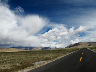 The low sky in Tibet