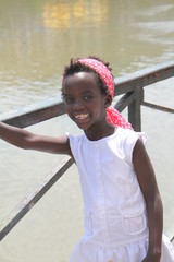 fillette au foulard
