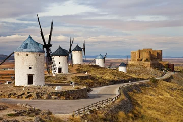 Zelfklevend Fotobehang windmolens van Don Quichot - traditioneel Spanje © Freesurf