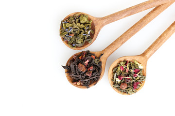 Different kinds of green and black dry tea