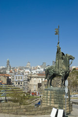 Fototapeta na wymiar Vimara Peres statue at Porto, Portugal