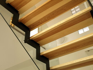 Obraz premium Closeup of wooden, glass stairs