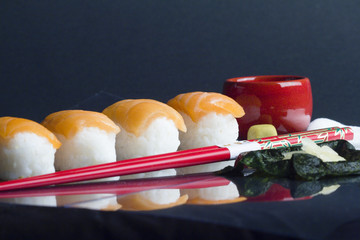 Nigiri Sushi mit Lachs
