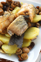 Pescado patatas y hongos - 21