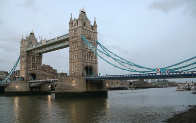 Fototapeta na wymiar The Tower Bridge in London