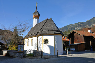 Fototapeta na wymiar Kirche in Grainau Zugspitze