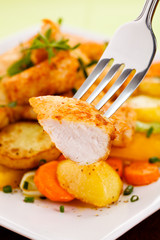 Grilled chicken nuggets and vegetables