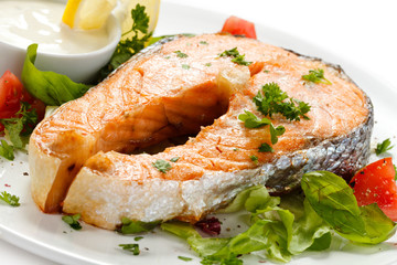 Grilled salmon and vegetables