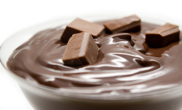 Budino al cacao con pezzetti di cioccolato