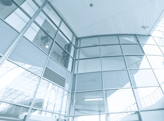 Fototapeta na wymiar teksturowane refleksji wewnątrz współczesnej przestronnym lotniska