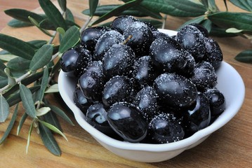 Olive nere in salamoia