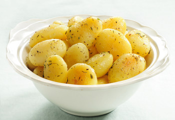 Potatoes whole with herbs