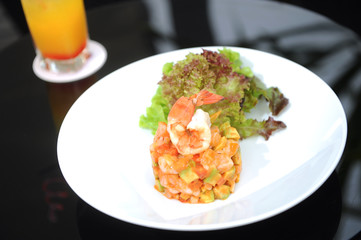 salad with shrimps