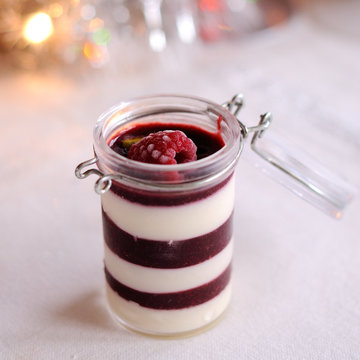 verrine,  panacotta fruits rouges