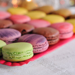 plateau de macarons, ambiance de fête