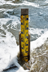 Water level measuring tool