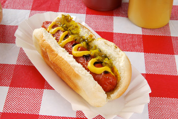 Hot dog with relish