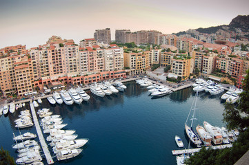 Obraz premium Luxury yachts in Monaco marina. Port de Fontveille.