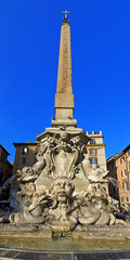 Fototapeta na wymiar Roman, Fontana del Pantheon