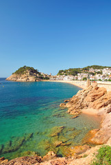Fototapeta premium am Strand von Tossa de Mar an der Costa Brava