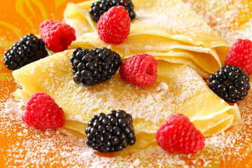 Crepes con more e lamponi