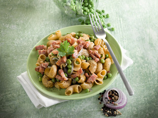 pasta with  peas bacon and parsley