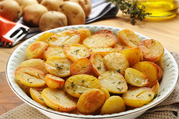 Oven roasted potatoes with fresh herbs