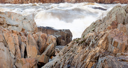 Fototapeta na wymiar Great Falls w stanie Waszyngton w zmierzchu
