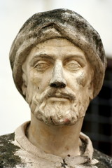 statua di Mohamed Al-Gafequi,antico oculista di Cordoba
