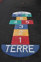 Marelle cours &eacute;cole maternelle