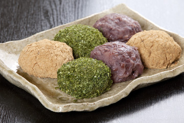 お彼岸のお供えおはぎ