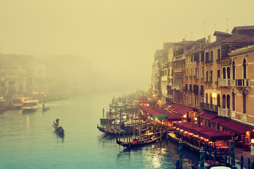 Grand Canal at a foggy evening. - obrazy, fototapety, plakaty