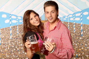 Paar auf der Wiesn