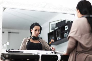 weibliche DJ
