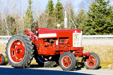 Obraz premium tractor near Jonesboro, Maine, USA