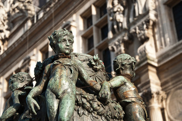 statues hôtel de ville de Paris