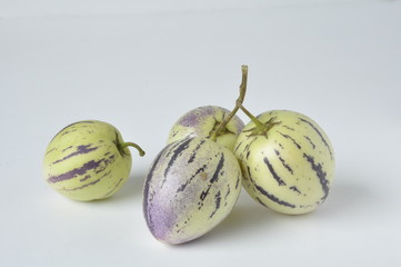 poire-melon (Solanum muricatum)