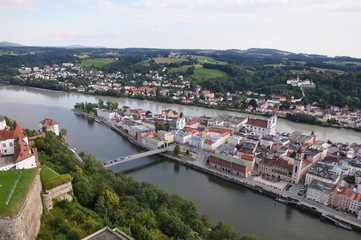 Fototapeta na wymiar Passau - Dreiflüsse-Stadt / Three-RiverCity - DE, Aug 2011