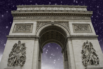 Fototapeta na wymiar Gwia¼dzista noc nad Arc Triumph w Paryżu