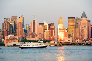 Fototapeta premium New York City Manhattan at sunset