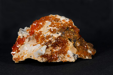 rote Vanadinit-Kristalle, Baryt, Matrix