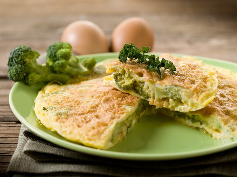 omelette with broccoli